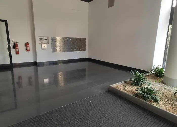 Brand New Modern Stylish + Parking & Balcony Apartmán